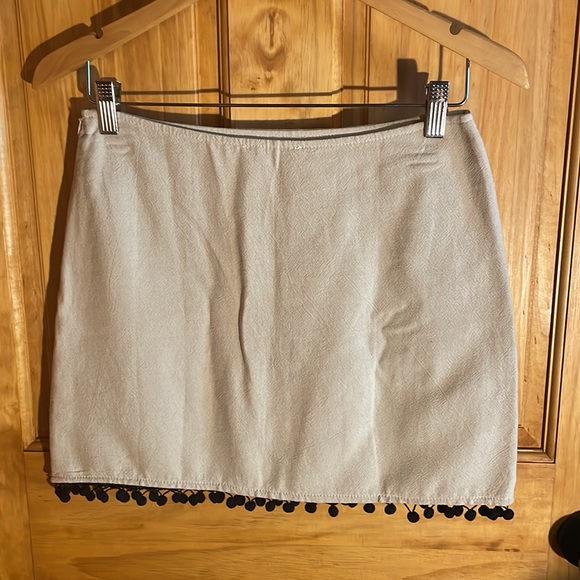 ❤️ Adorable Altar’d State Embroidered Mini Skirt, NWT!& Matching Pom Earrings 😍 - Picture 2 of 16